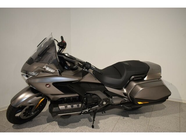 honda goldwing 1800 bagger