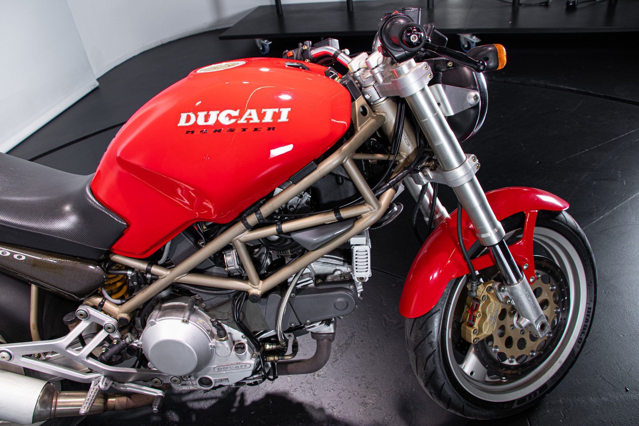 Ducati MONSTER 900 