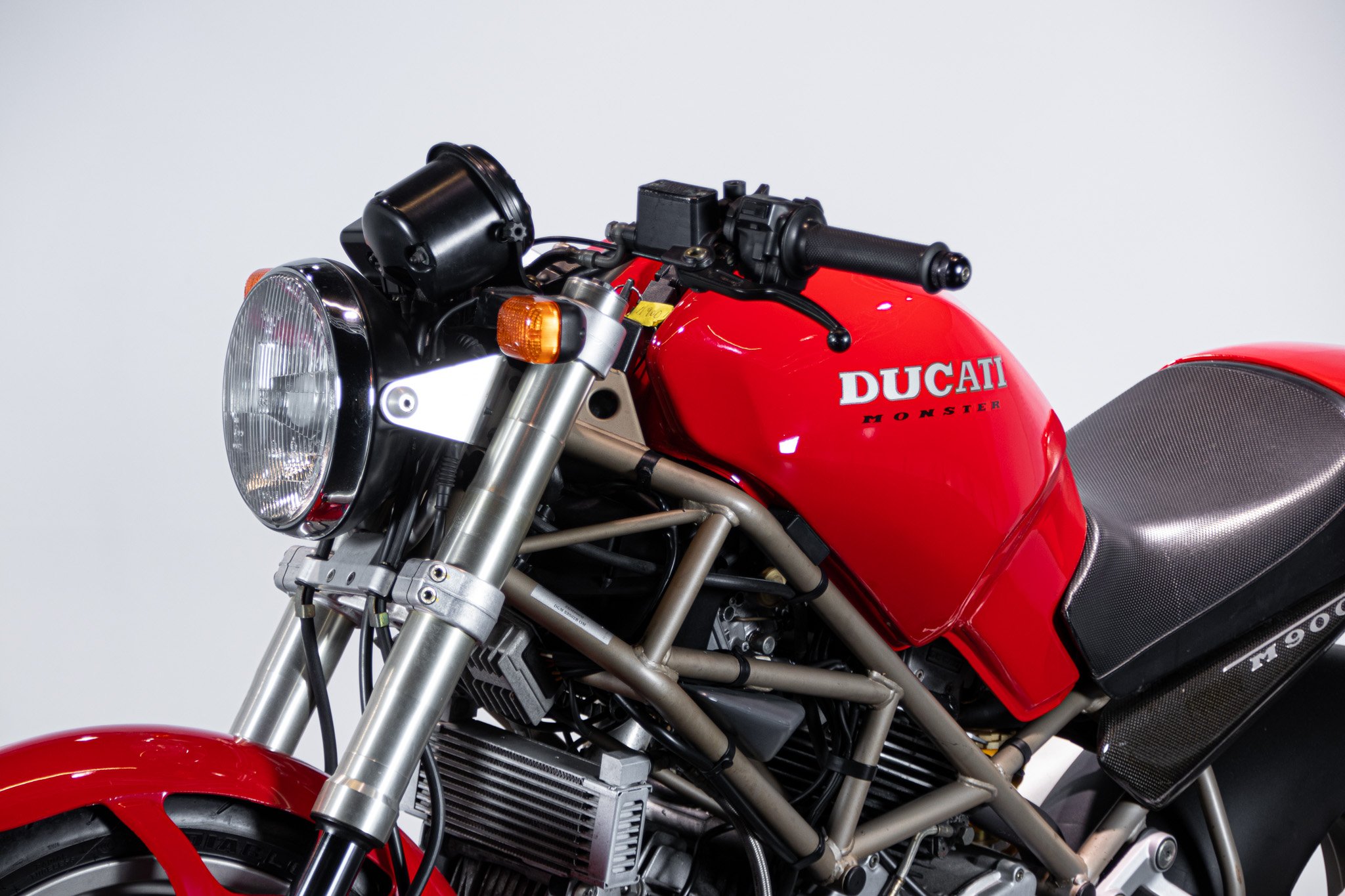 Ducati MONSTER 900 