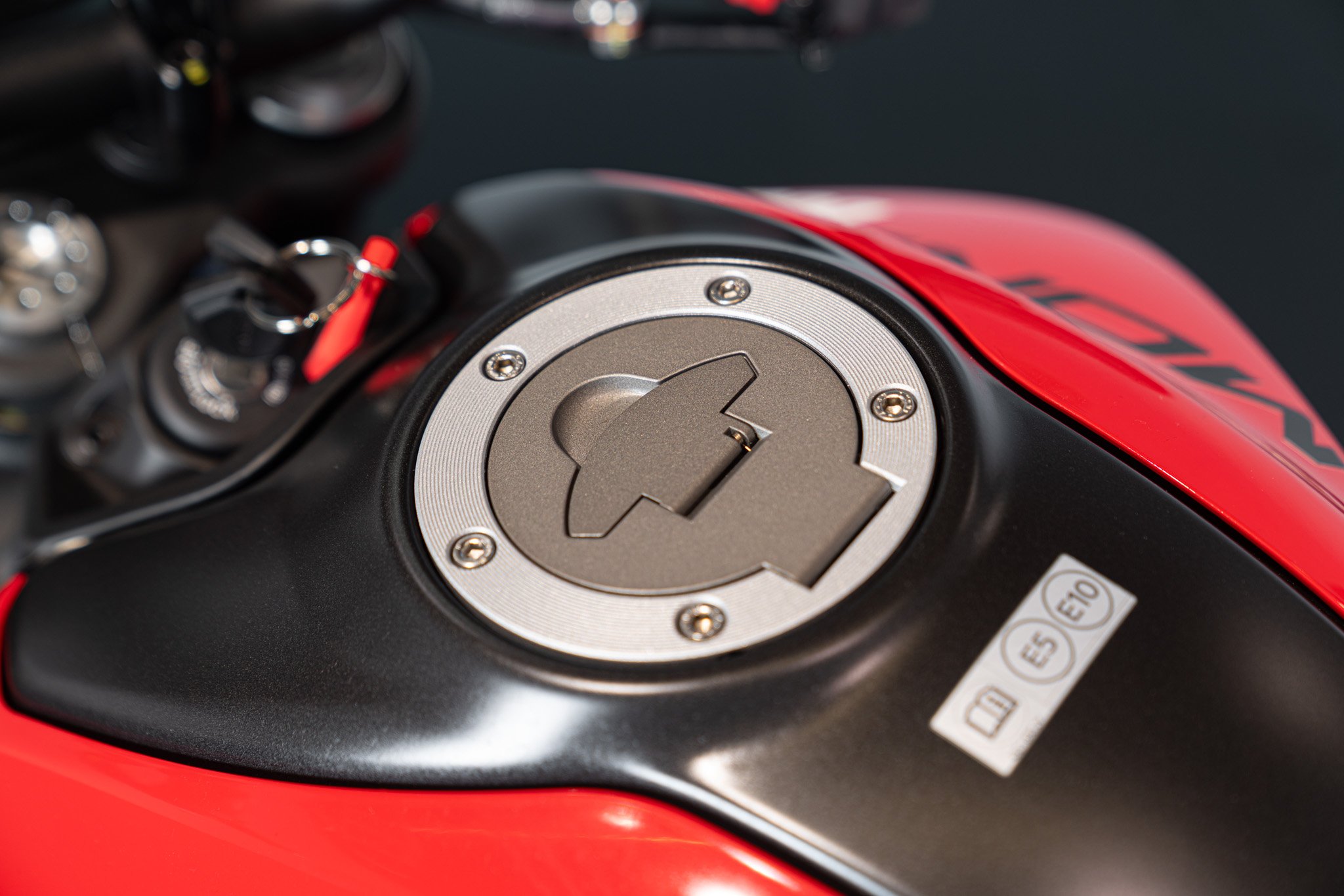 Ducati MONSTER 