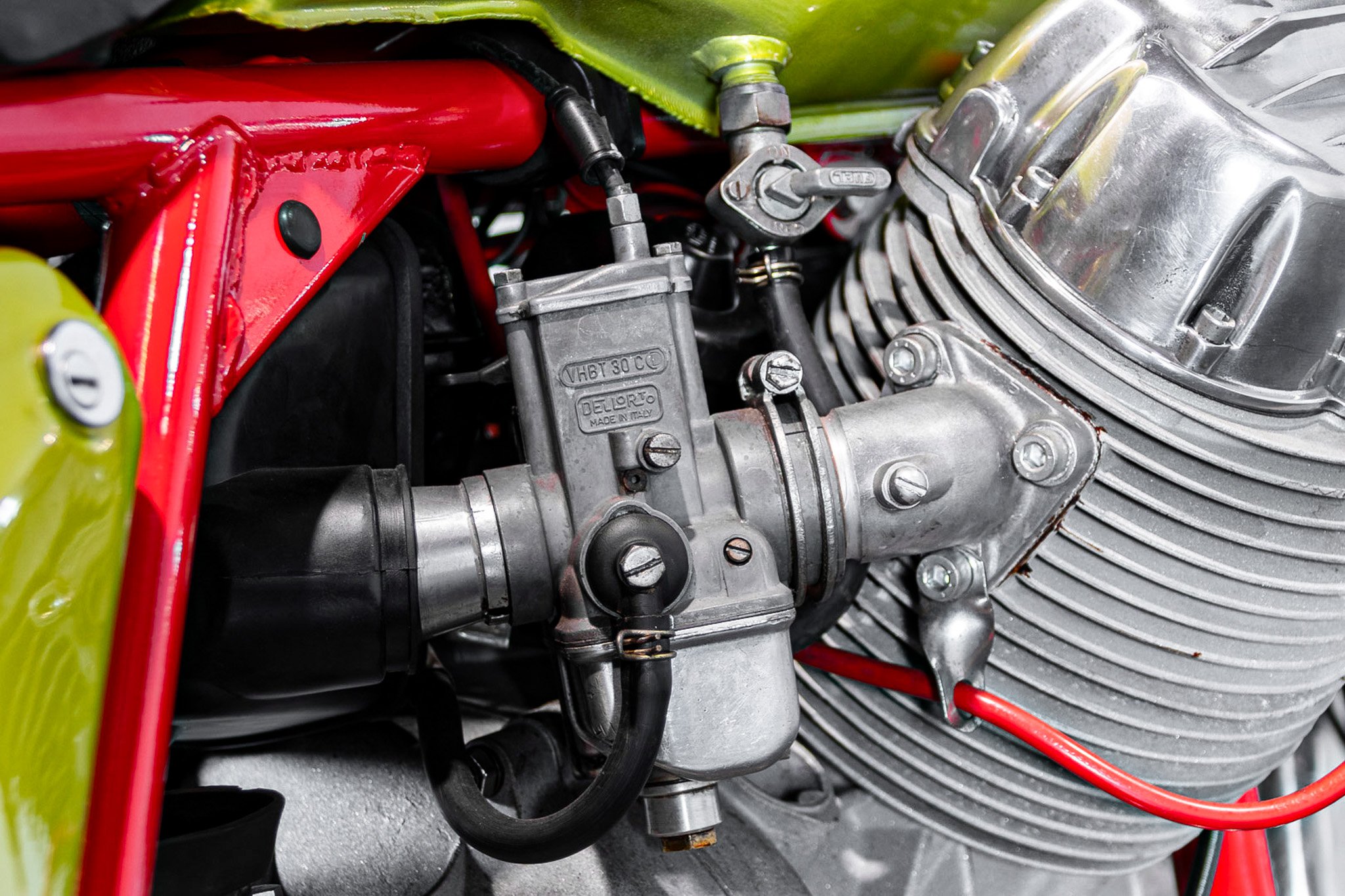 Moto Guzzi V7 SPORT \"Telaio Rosso\" 