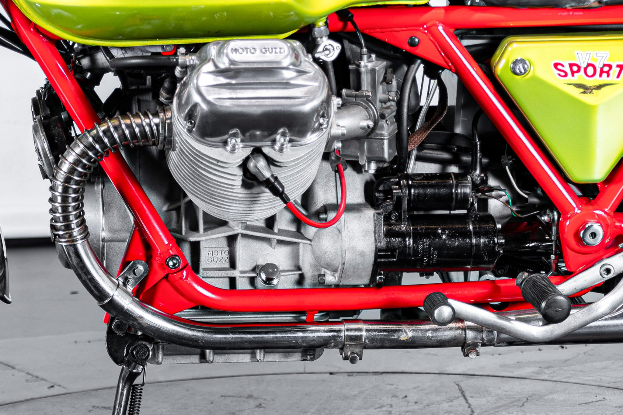 Moto Guzzi V7 SPORT \"Telaio Rosso\" 