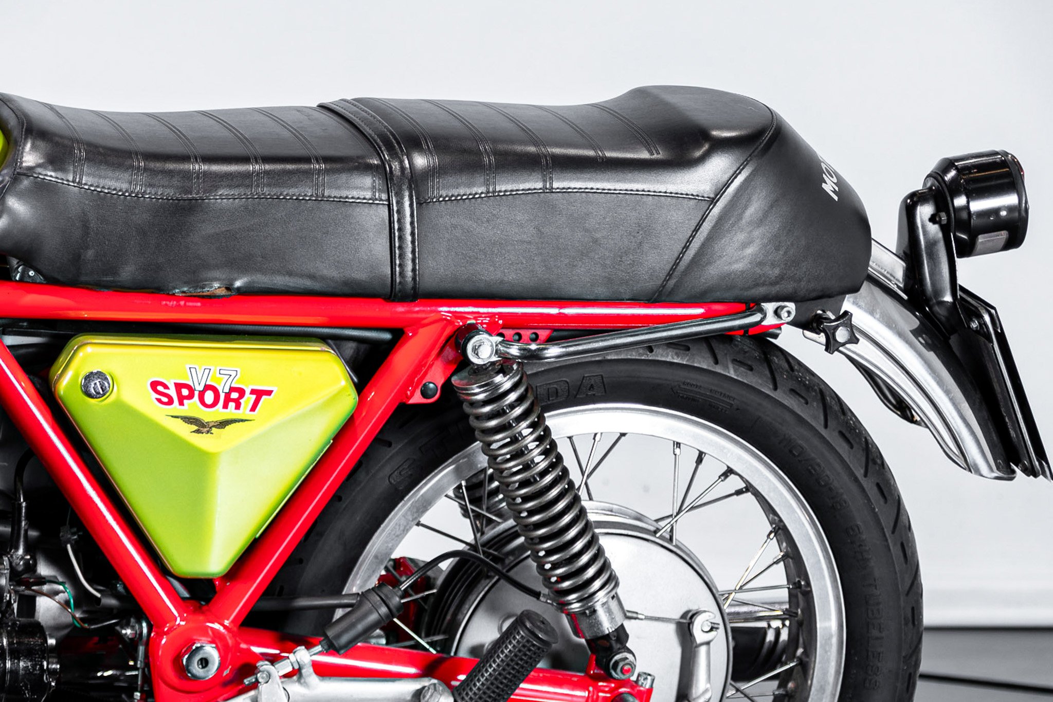 Moto Guzzi V7 SPORT \"Telaio Rosso\" 