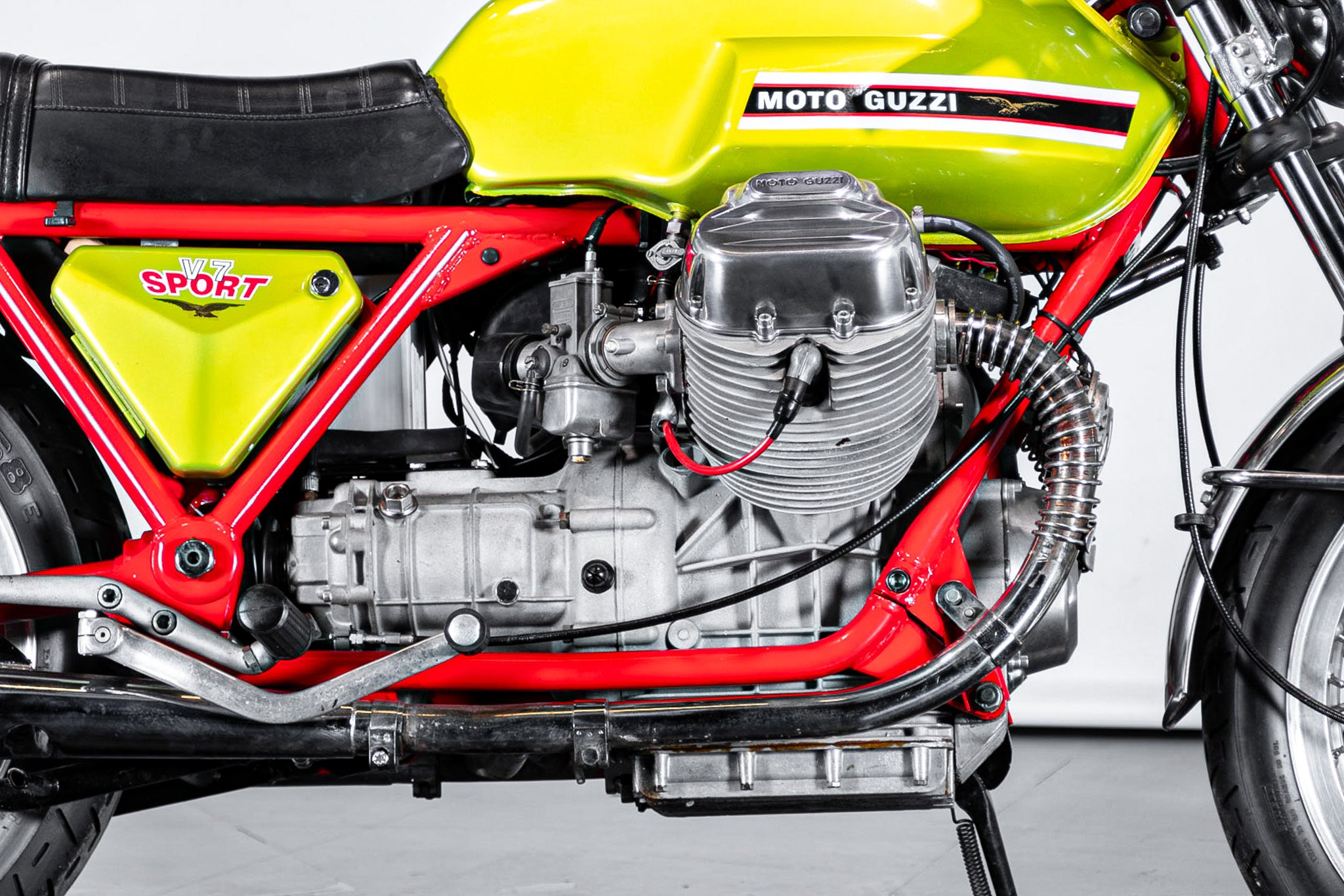 Moto Guzzi V7 SPORT \"Telaio Rosso\" 
