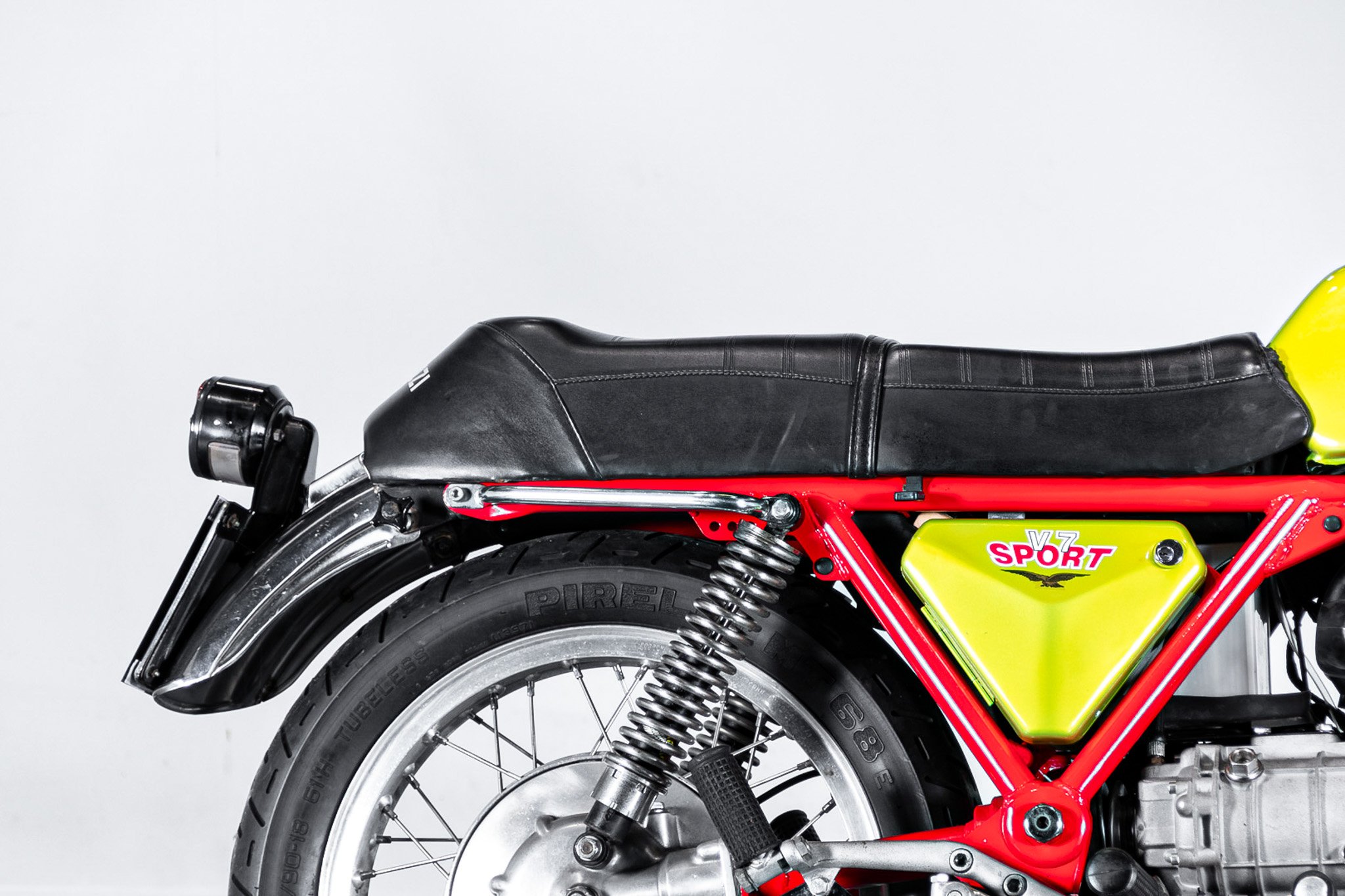 Moto Guzzi V7 SPORT \"Telaio Rosso\" 