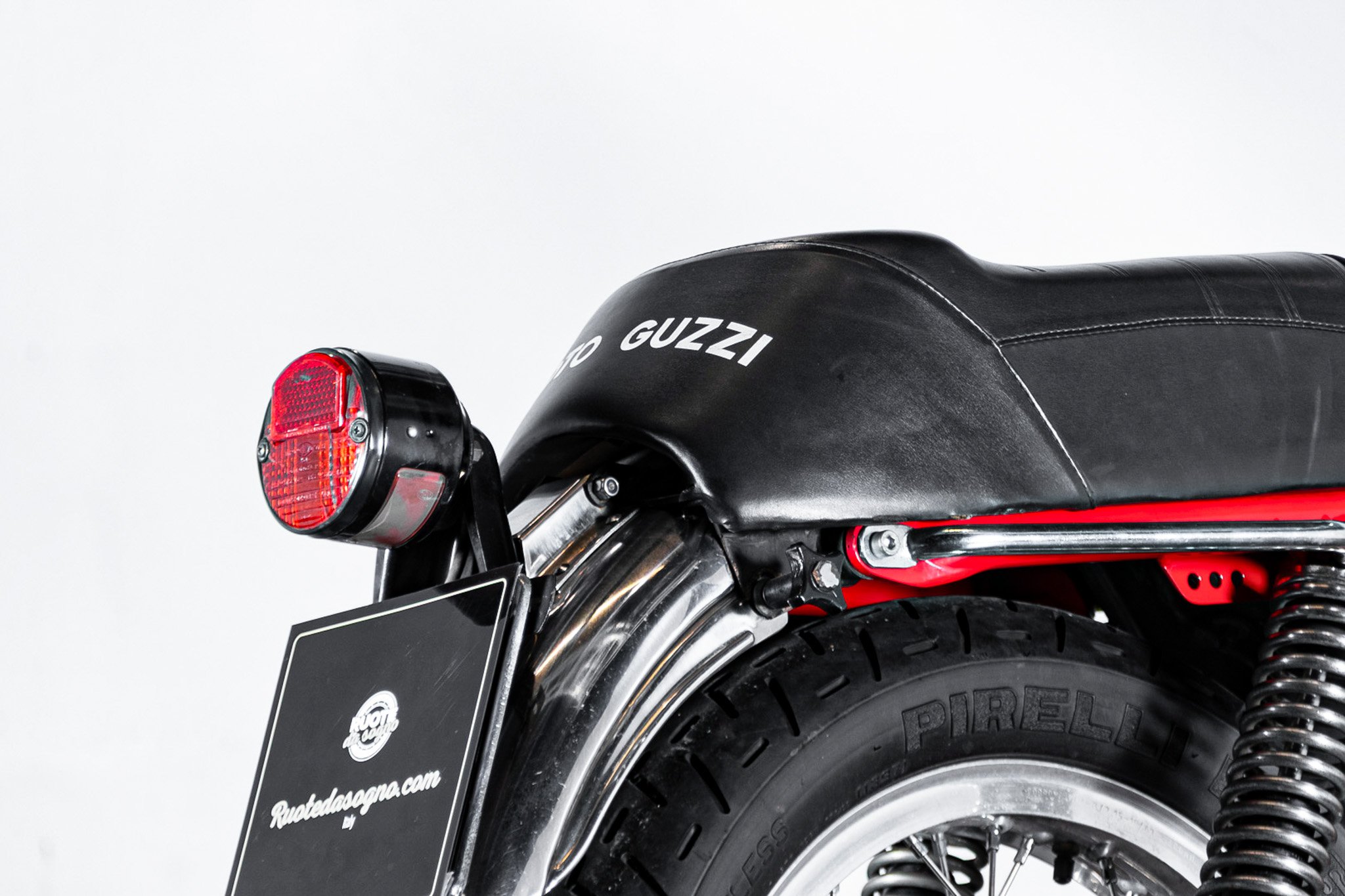 Moto Guzzi V7 SPORT \"Telaio Rosso\" 