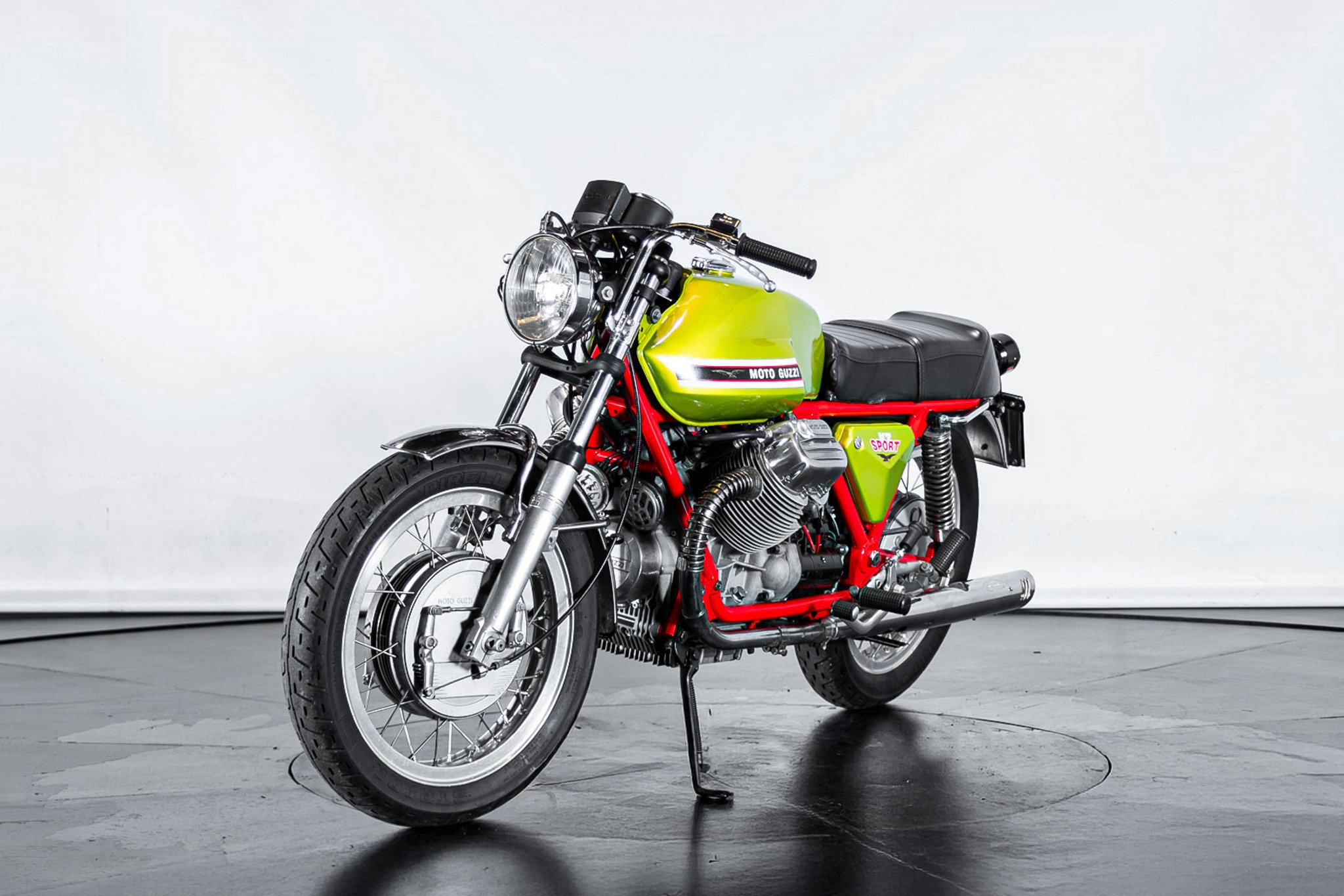 Moto Guzzi V7 SPORT \"Telaio Rosso\" 