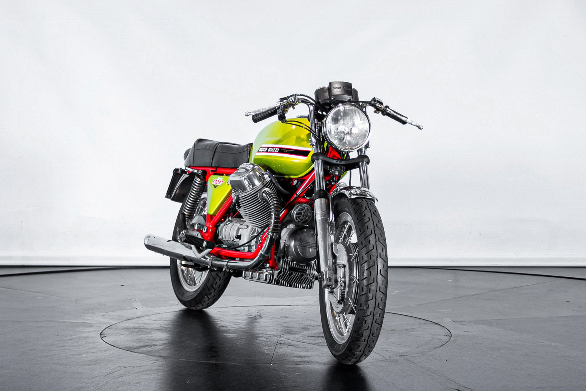 Moto Guzzi V7 SPORT \"Telaio Rosso\" 