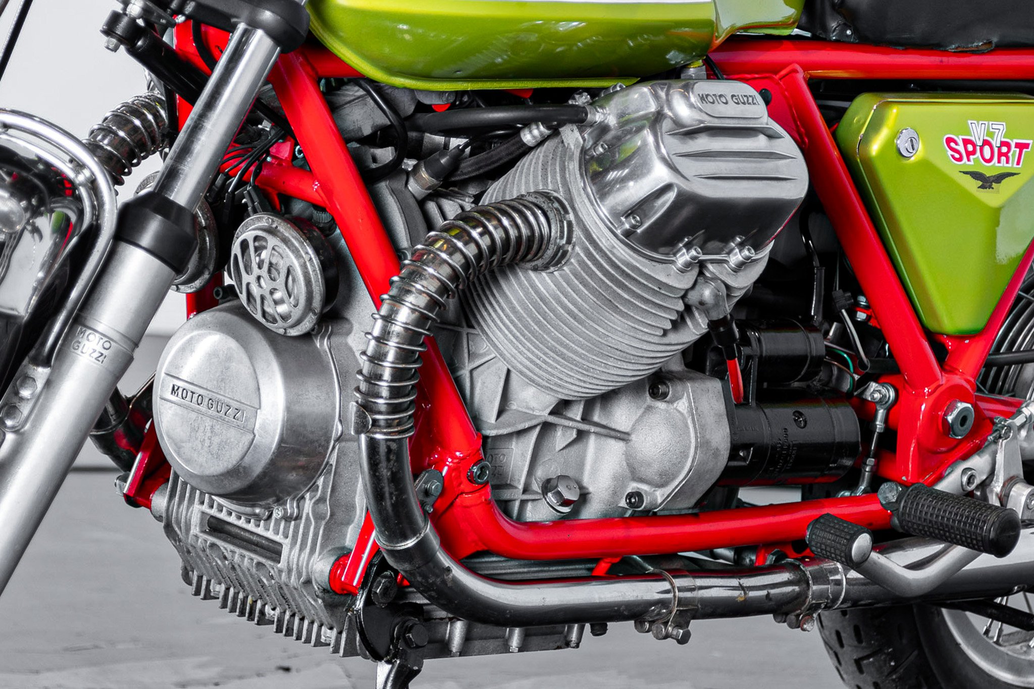 Moto Guzzi V7 SPORT \"Telaio Rosso\" 