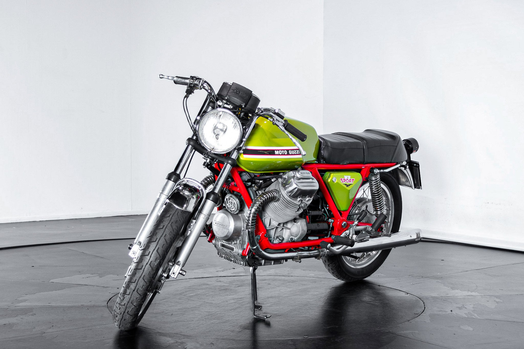 Moto Guzzi V7 SPORT \"Telaio Rosso\" 