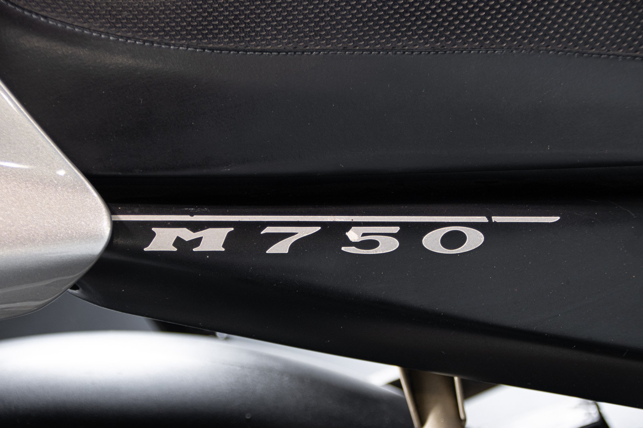 Ducati MONSTER M 750 