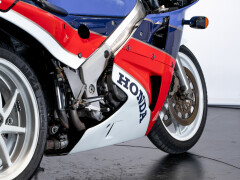 Honda VFR750- “RC 30” 