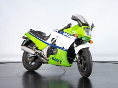 Kawasaki GPZ 600 R 
